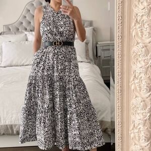 The design includes a gathered elastic waistband for a flattering fit and conven